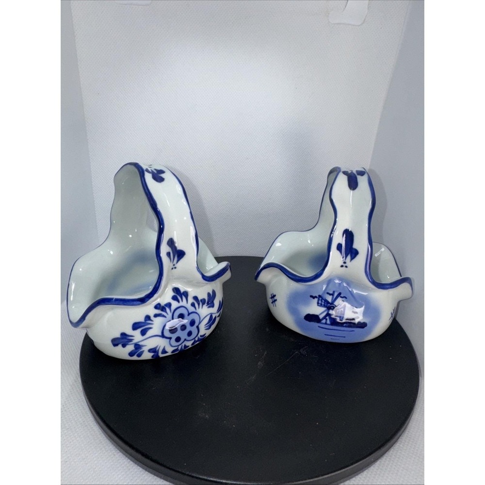 Hand painted Derby Blue and White‎ Miniature Basket With Handles.4"